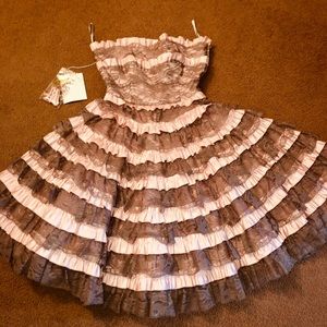 NWT❤️LIMITED EDITION BETSY JOHNSON DRESS♥️SALE❤️offers